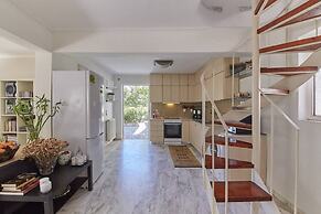 Harmony Vale- Anavissos