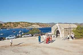 Harmony Vale- Anavissos