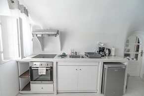 Fira-cave-sleeps 13-parking-pool-pet Friendly