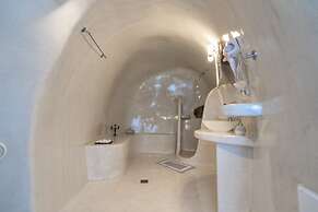 Fira-cave-sleeps 13-parking-pool-pet Friendly