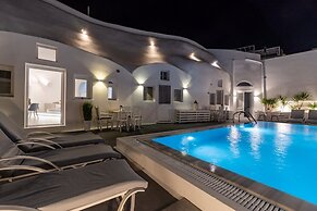 Fira-cave-sleeps 13-parking-pool-pet Friendly