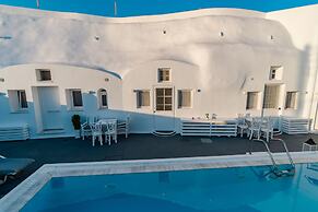 Fira-cave-sleeps 13-parking-pool-pet Friendly