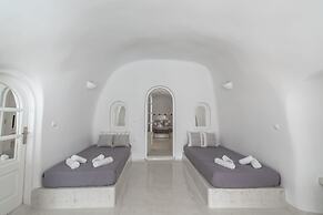 Fira-cave-sleeps 13-parking-pool-pet Friendly