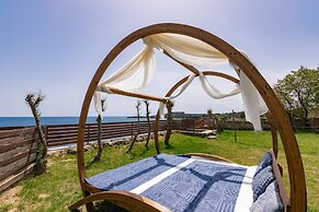 Armonia Seaside Villas