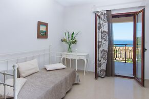 Armonia Seaside Villas