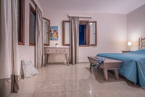 Armonia Seaside Villas