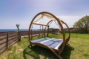 Armonia Seaside Villas