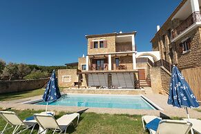 Armonia Seaside Villas