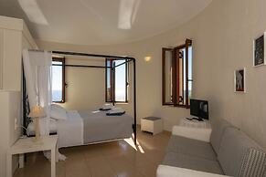 Armonia Seaside Villas