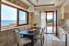 Armonia Seaside Villas