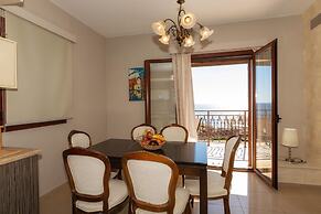 Armonia Seaside Villas