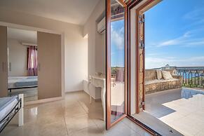 Armonia Seaside Villas