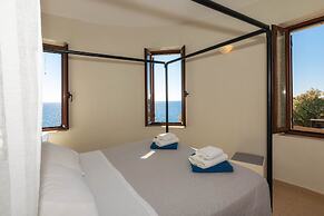 Armonia Seaside Villas