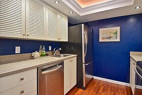 Direct Beachfront Delight by Beachside Management