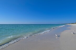 Direct Beachfront Delight by Beachside Management