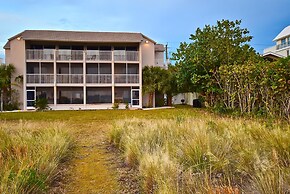 Direct Beachfront Delight by Beachside Management