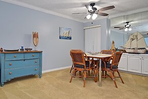 Direct Beachfront Delight by Beachside Management