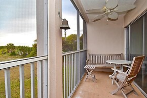 Direct Beachfront Delight by Beachside Management