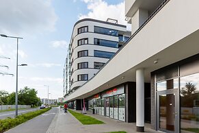 Apartment Warsaw Woronicza by Renters