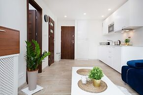 Business Apartment Grzybowska by Renters