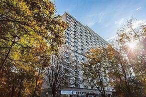 Business Apartment Grzybowska by Renters