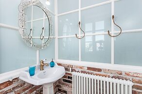 Studio Warsaw Krzywe Kolo by Renters