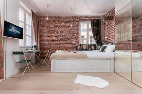 Studio Warsaw Krzywe Kolo by Renters