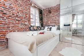 Studio Warsaw Krzywe Kolo by Renters