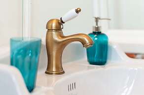 Studio Warsaw Krzywe Kolo by Renters