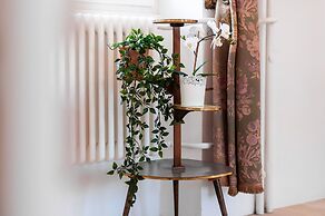 Studio Warsaw Krzywe Kolo by Renters