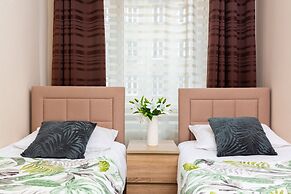 Apartments Warsaw Hoza by Renters