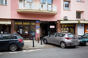 Apartments Warsaw Hoza by Renters