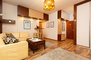 Apartments Warsaw Hoza by Renters