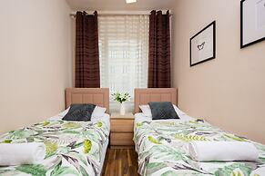 Apartments Warsaw Hoza by Renters