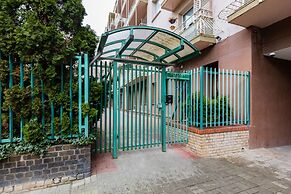 Apartments Warsaw Hoza by Renters