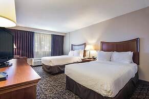 Cayuga Blu Hotel
