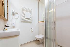 Wolska Deluxe Studio Apartment