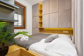 Studio Warsaw Grzybowska by Renters