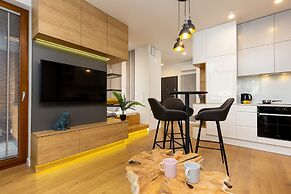 Studio Warsaw Grzybowska by Renters
