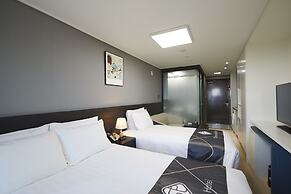 Sokcho Chonpines Beach Hotel