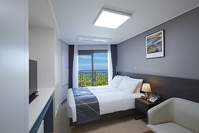 Sokcho Chonpines Beach Hotel