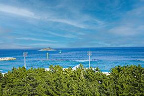 Sokcho Chonpines Beach Hotel