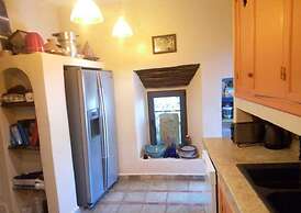 Marrakesh 6-bed Housing Authentic Berber