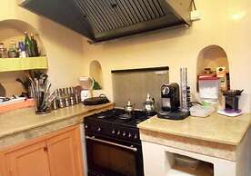 Marrakesh 6-bed Housing Authentic Berber