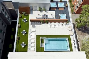 Hampton Inn by Hilton Montreal Downtown