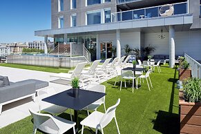 Hampton Inn by Hilton Montreal Downtown