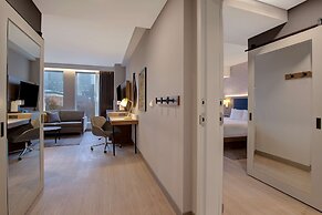 Hampton Inn by Hilton Montreal Downtown