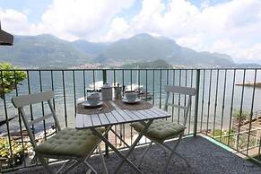 The Green House on the Lake