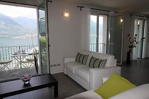 The Green House on the Lake