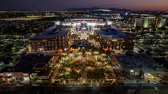 Holiday Inn Glendale - Stadium & Ent Dist by IHG